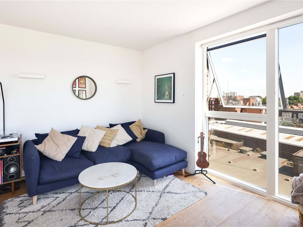 1 bed flat for sale in Rosina Street, Homerton, London E9, £360,000