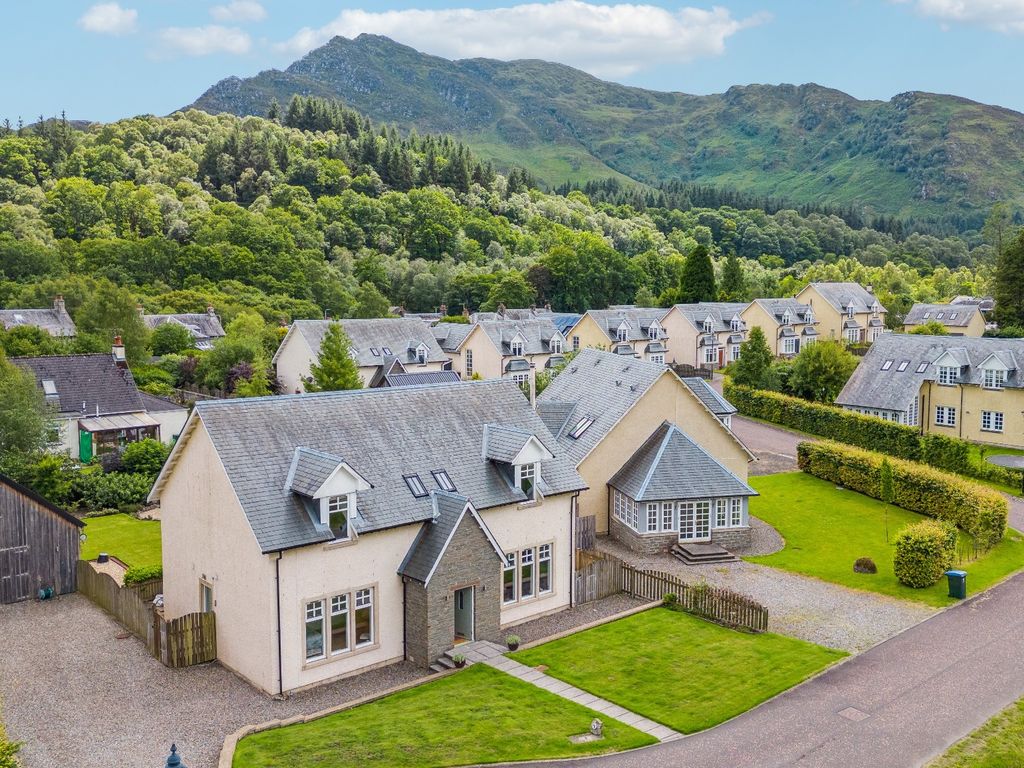 5 bed detached house for sale in Dundurn Walk, St Fillans, Crieff PH6, £475,000