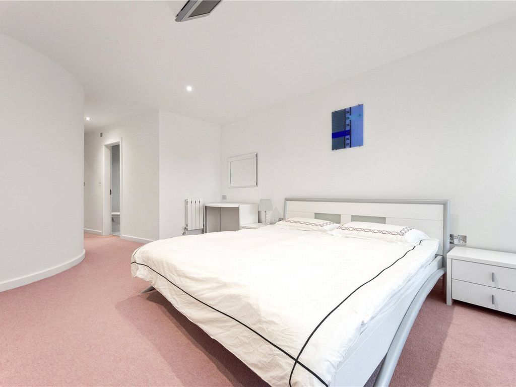 2 bed flat for sale in Banks Road, Sandbanks, Poole, Dorset BH13, £599,950
