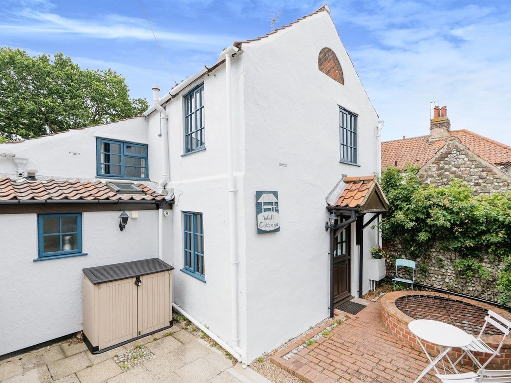 3 bed property for sale in Cross Street, Holt NR25, £355,000
