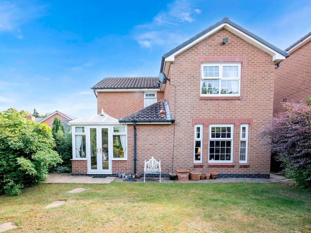 3 bed detached house for sale in Beaufont Gardens, Bawtry, Doncaster DN10, £400,000