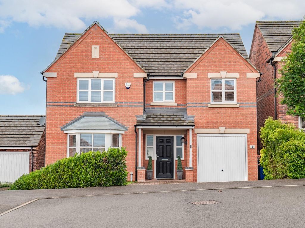 4 bed detached house for sale in Steeple Grange, Spital, Chesterfield S41, £390,000