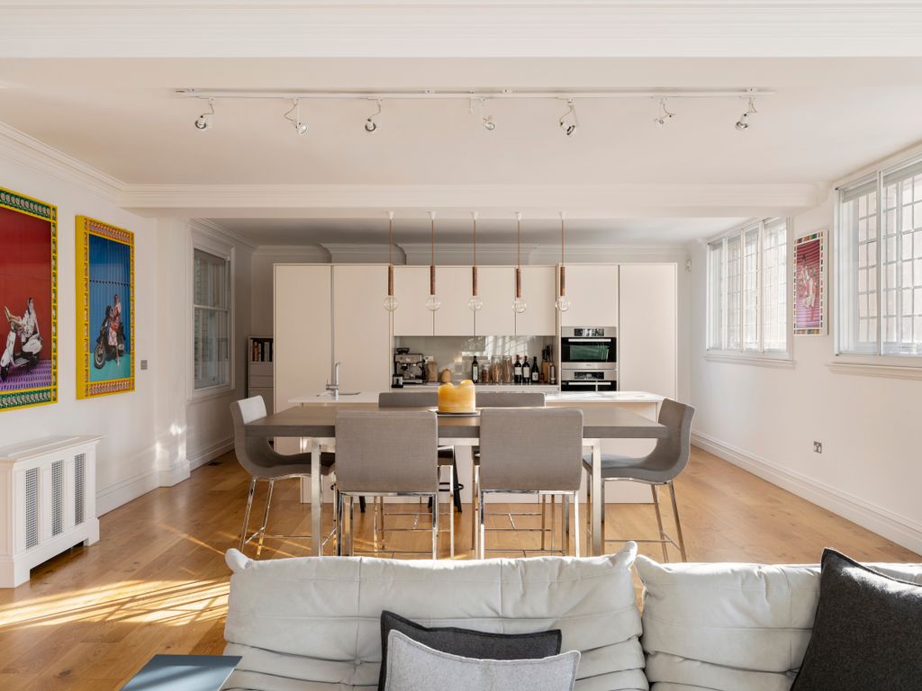 2 bed flat for sale in Kingsway, London WC2B, £2,300,000