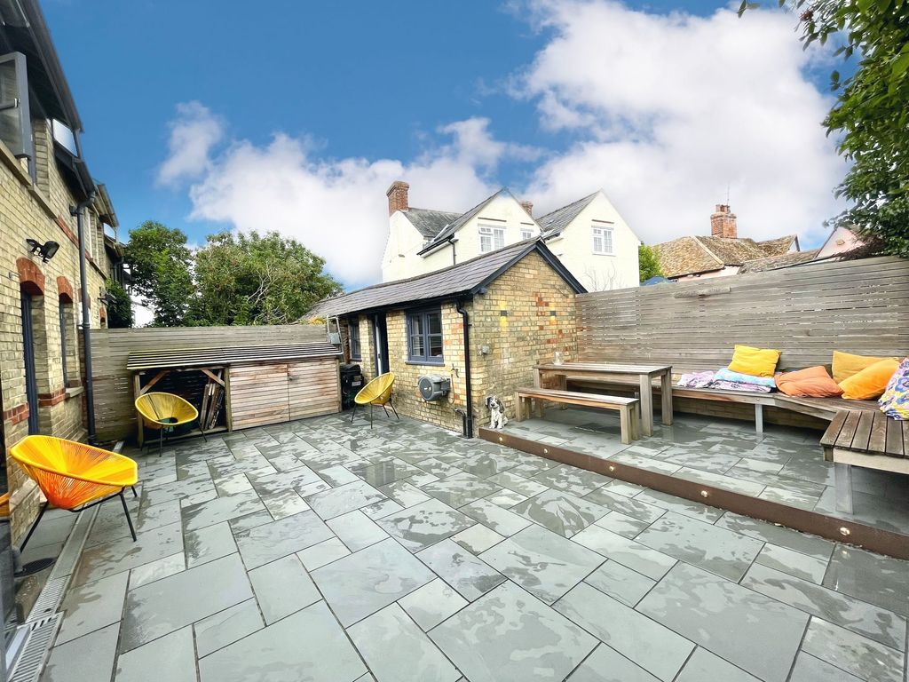 2 bed end terrace house for sale in High Street, Hinxton, Saffron Walden CB10, £425,000