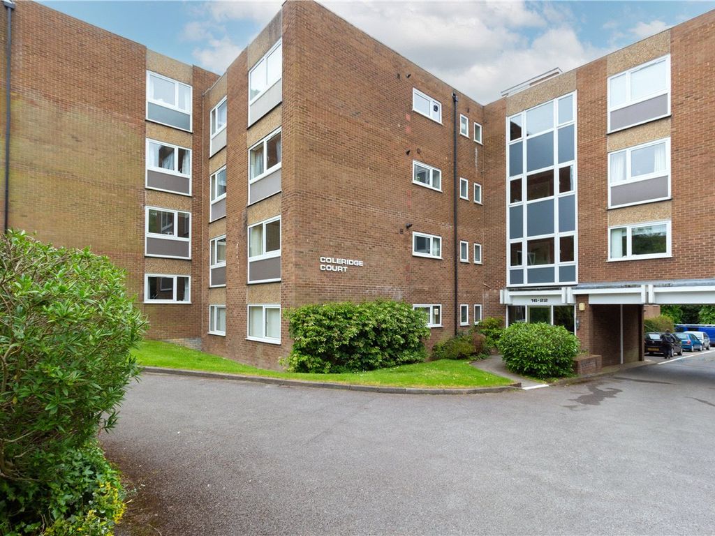 3 bed flat for sale in Milton Road, Harpenden, Hertfordshire AL5, £515,000