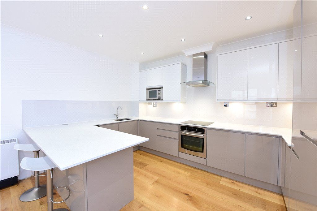 2 bed flat to rent in The Grange, London SE1, £2,750 pcm