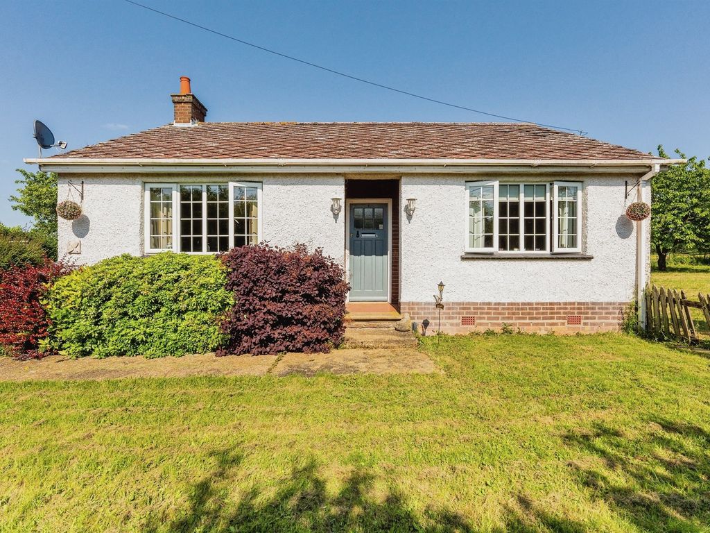 2 bed detached bungalow for sale in How End Road, Houghton Conquest, Bedford MK45, £625,000