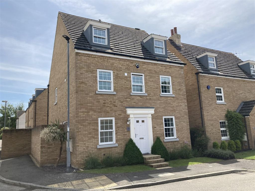 5 bed detached house for sale in Stour Green, Ely CB6, £550,000