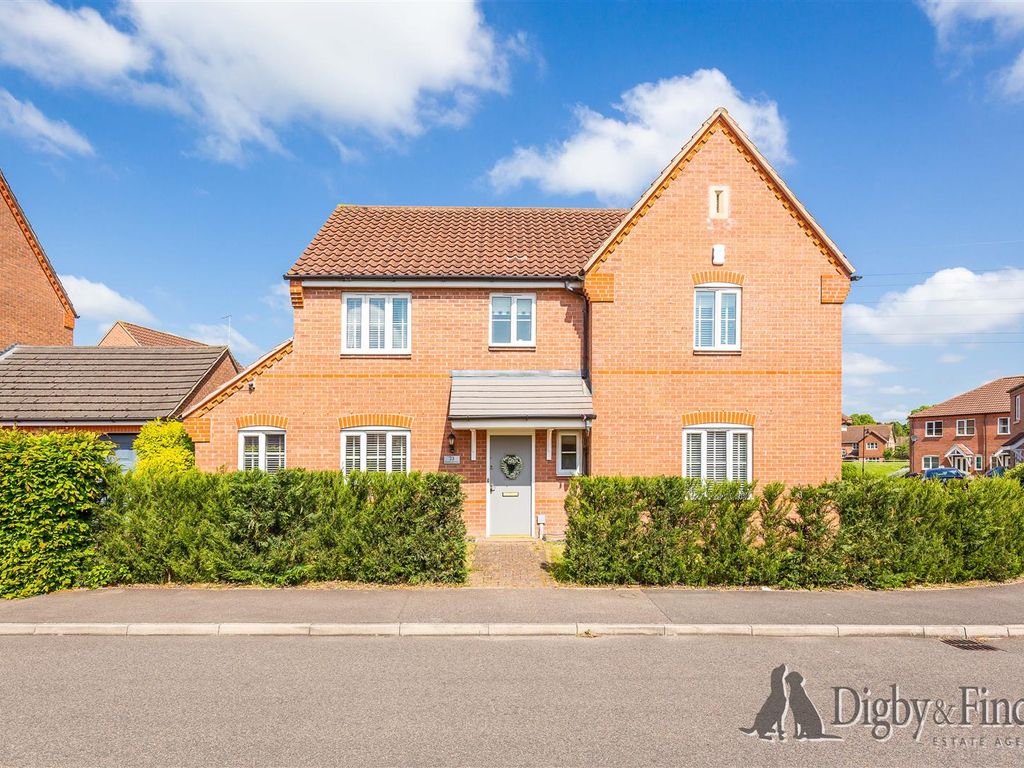 4 bed property for sale in Buttercup Drive, Bourne PE10, £390,000