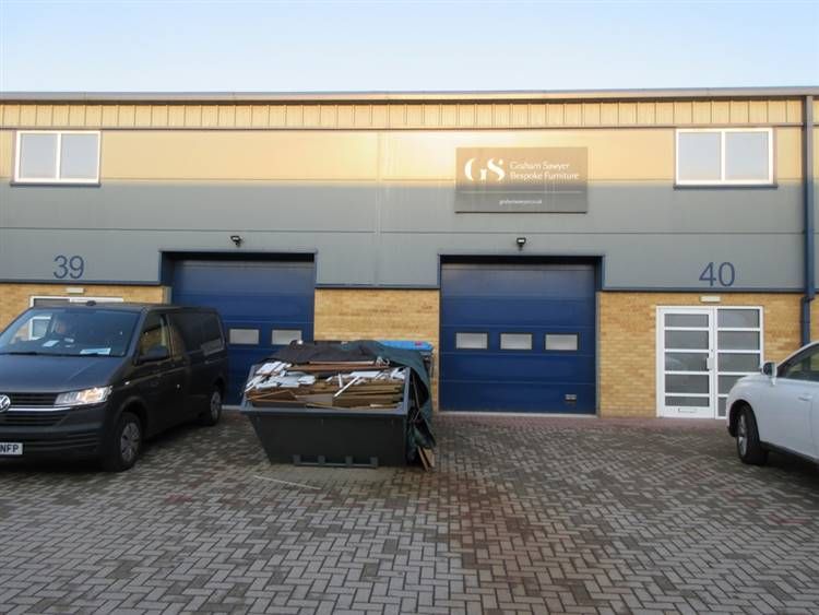 Warehouse to let in Chichester By Pass, Chichester PO19, £28,000 pa