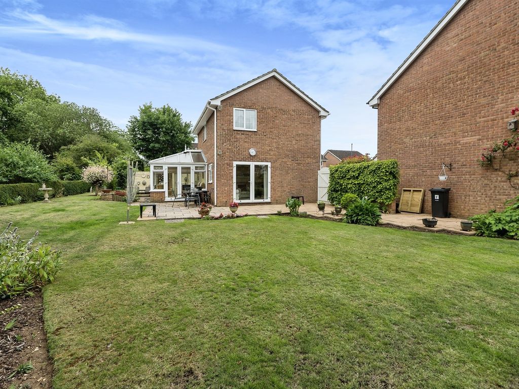 3 bed detached house for sale in The Keep, Bristol BS30, £450,000