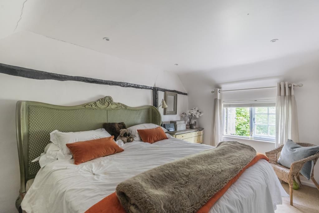 3 bed cottage for sale in Hurley Village, Between Henley And Marlow SL6, £600,000