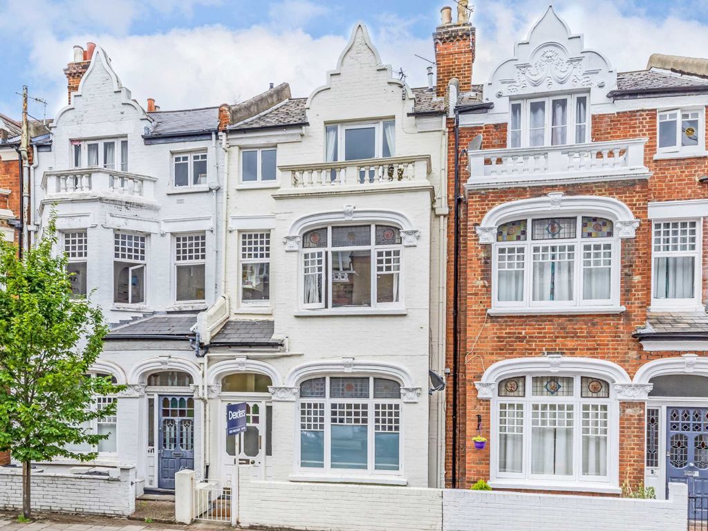 1 bed flat for sale in Marjorie Grove, London SW11, £441,000