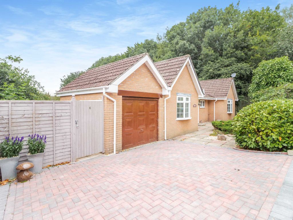 3 bed bungalow for sale in The Paddocks, Wyesham, Monmouth, Monmouthshire NP25, £435,000