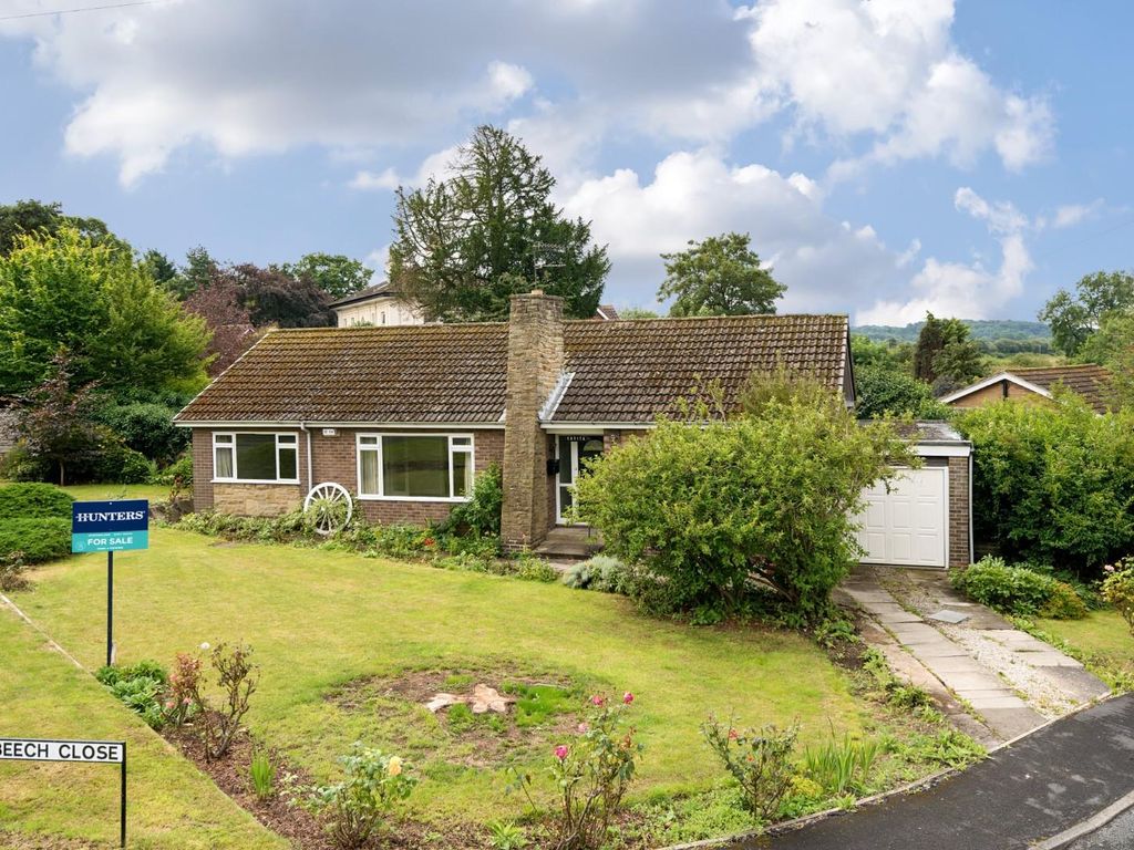 3 bed detached bungalow for sale in Beech Close, Tadcaster LS24, £325,000