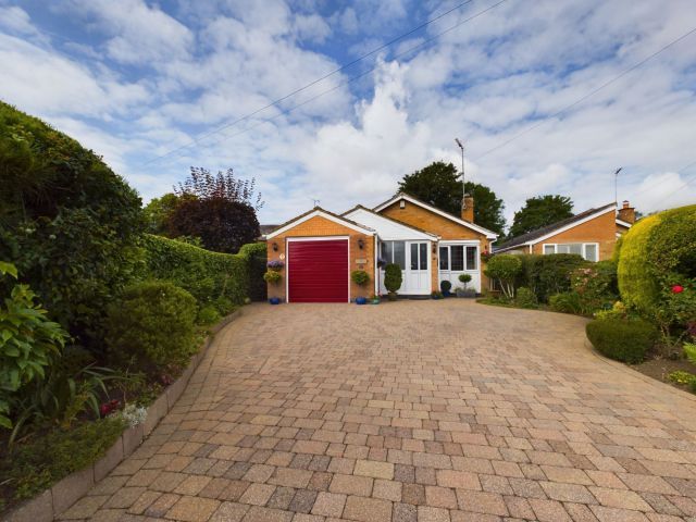 2 bed detached bungalow for sale in Churchill Road, Welton, Northamptonshire NN11, £400,000