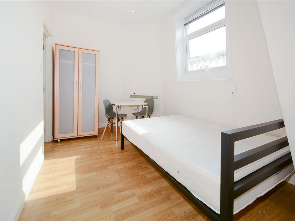 1 bed flat to rent in Castletown Road, West Kensington W14, £1,517 pcm