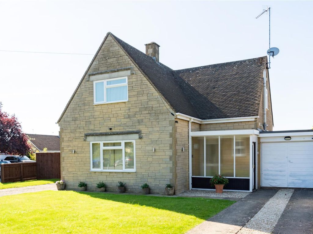 2 bed detached house for sale in Church Lane, Bledington OX7, £550,000