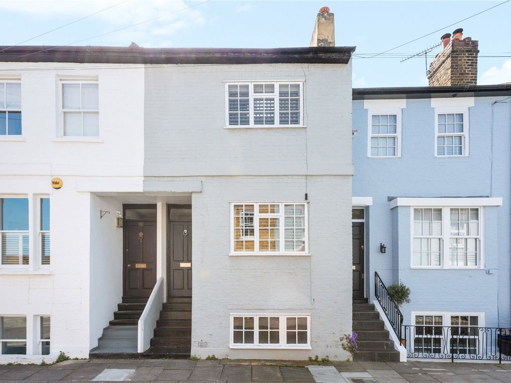 5 bed property for sale in Eleanor Grove, Barnes SW13, £1,050,000
