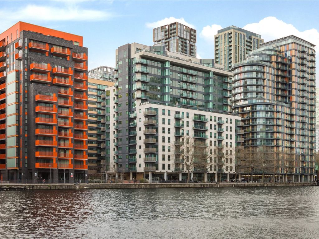1 bed flat for sale in Millharbour, Millwall E14, £350,000