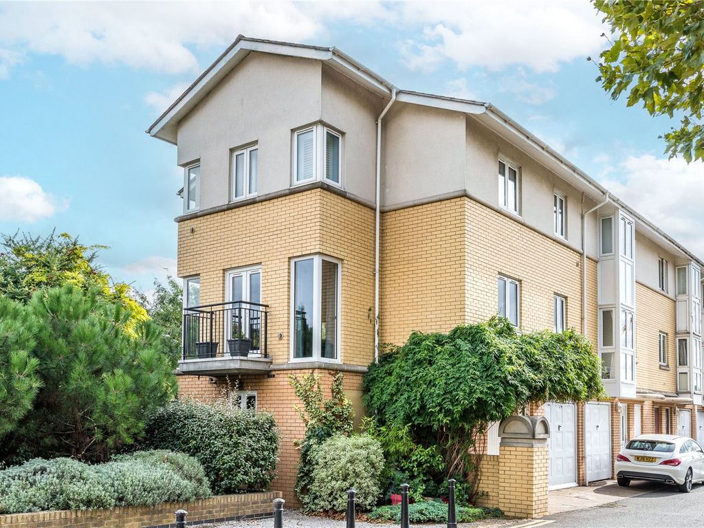 4 bed property for sale in Jamestown Way, Blackwall E14, £1,100,000