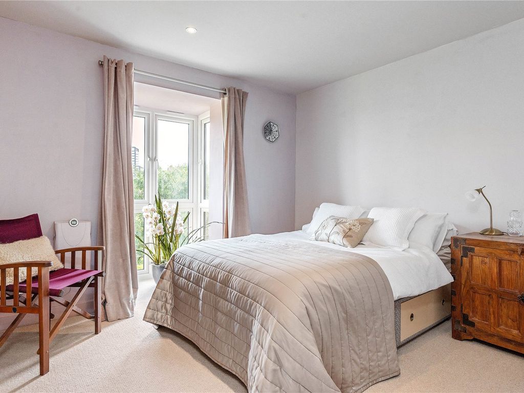 4 bed property for sale in Jamestown Way, Blackwall E14, £1,100,000