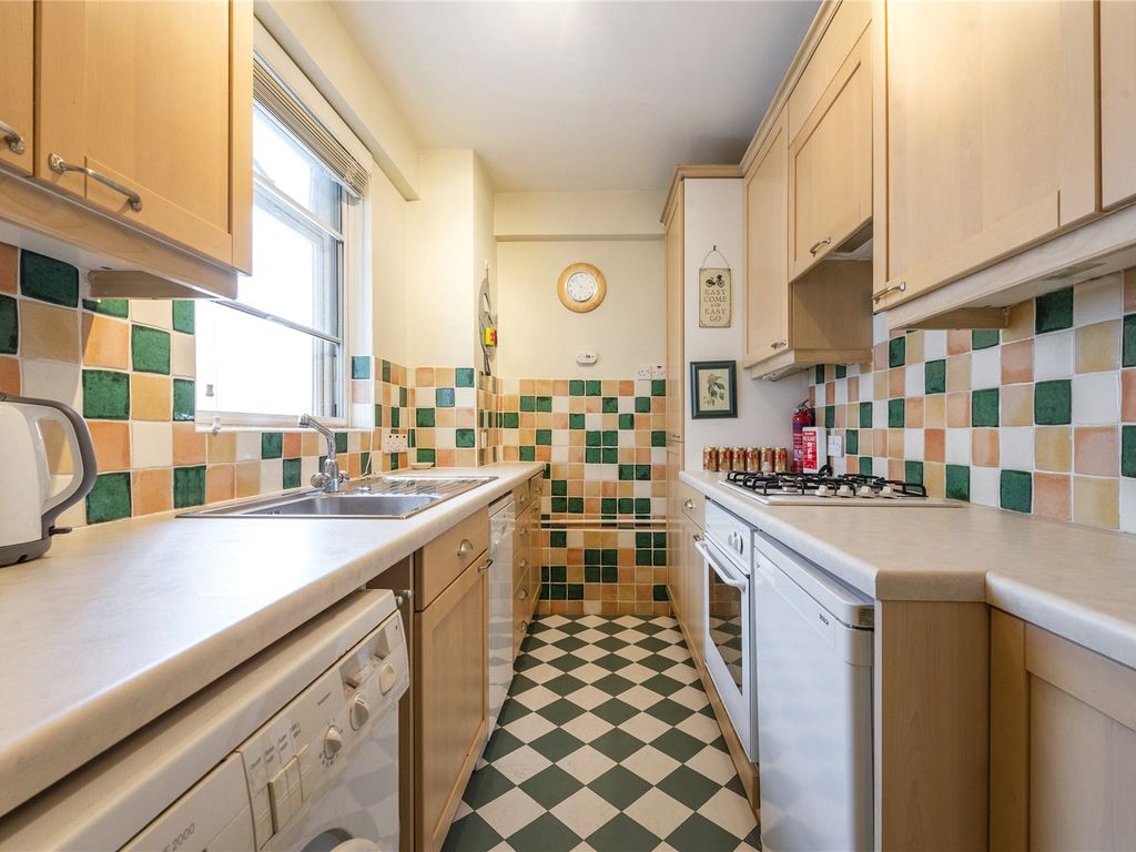 1 bed flat for sale in Hyde Park Square, Hyde Park W2, £495,000