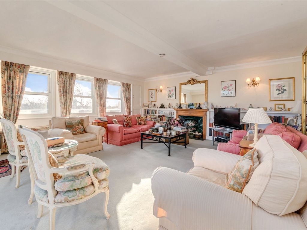 3 bed flat for sale in Hyde Park Gardens, Hyde Park W2, £3,000,000
