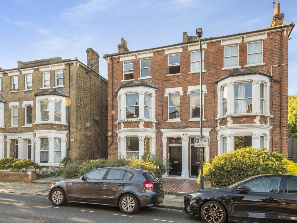 2 bed flat for sale in Dyne Road, Brondesbury NW6, £400,000