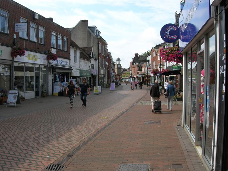 Office to let in High Street, Chesham HP5, £12,792 pa