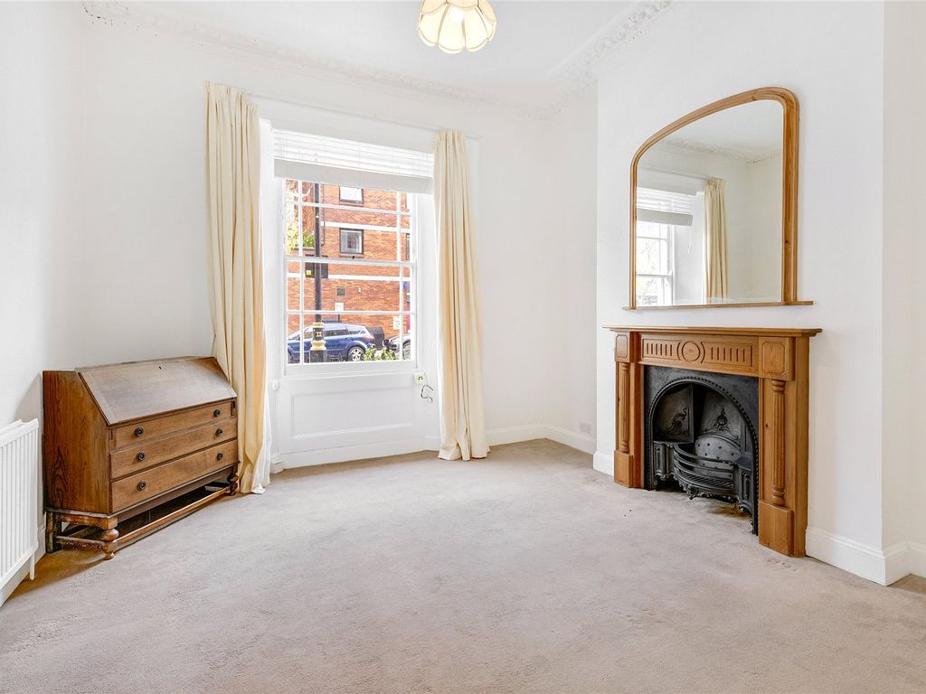 1 bed flat for sale in Tachbrook Street, Westminster SW1V, £475,000