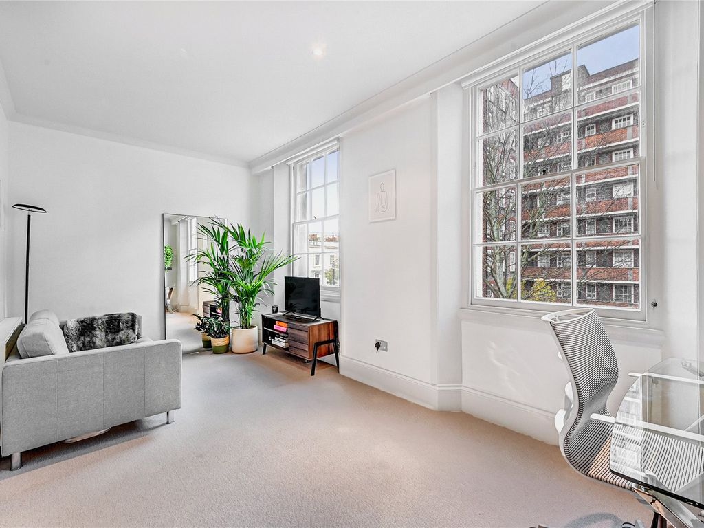 1 bed flat for sale in Cambridge Street, Pimlico SW1V, £525,000