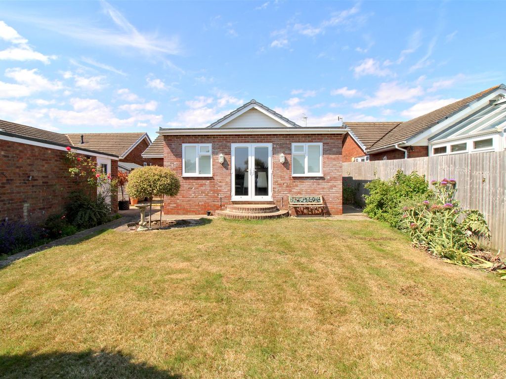 2 bed detached bungalow for sale in The Ridings, Seaford BN25, £450,000