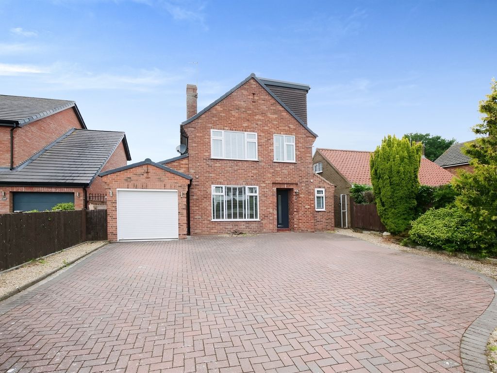 4 bed detached house for sale in Towthorpe Road, Haxby, York YO32, £675,000