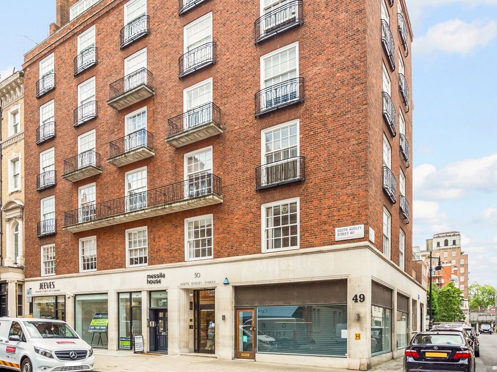 2 bed flat for sale in South Audley Street, London W1K, £2,850,000