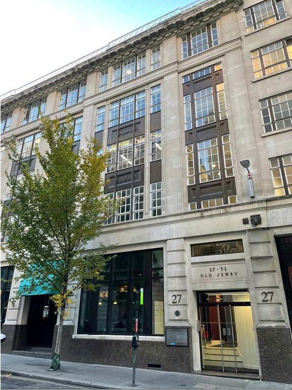 Office to let in Old Jewry, London EC2R, £190,008 pa