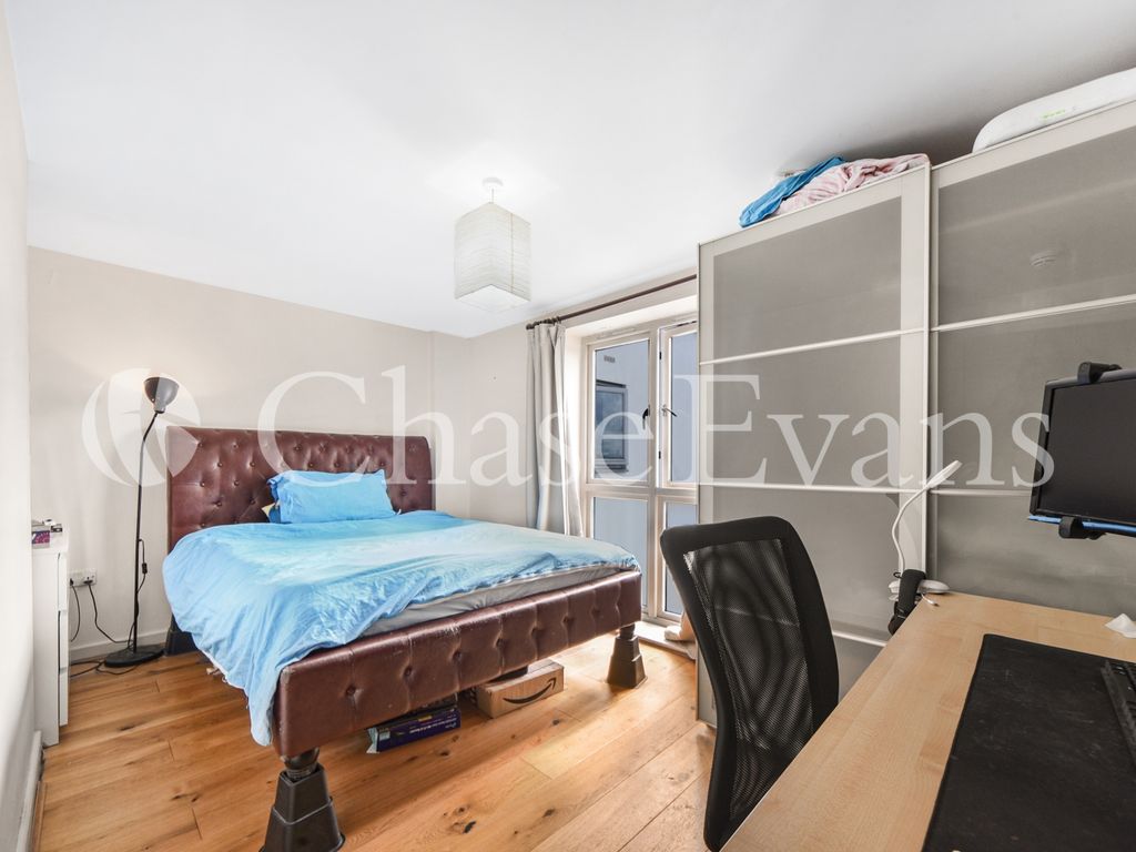 2 bed flat for sale in Bevan Court, Tredegar Road, Bow E3, £425,000