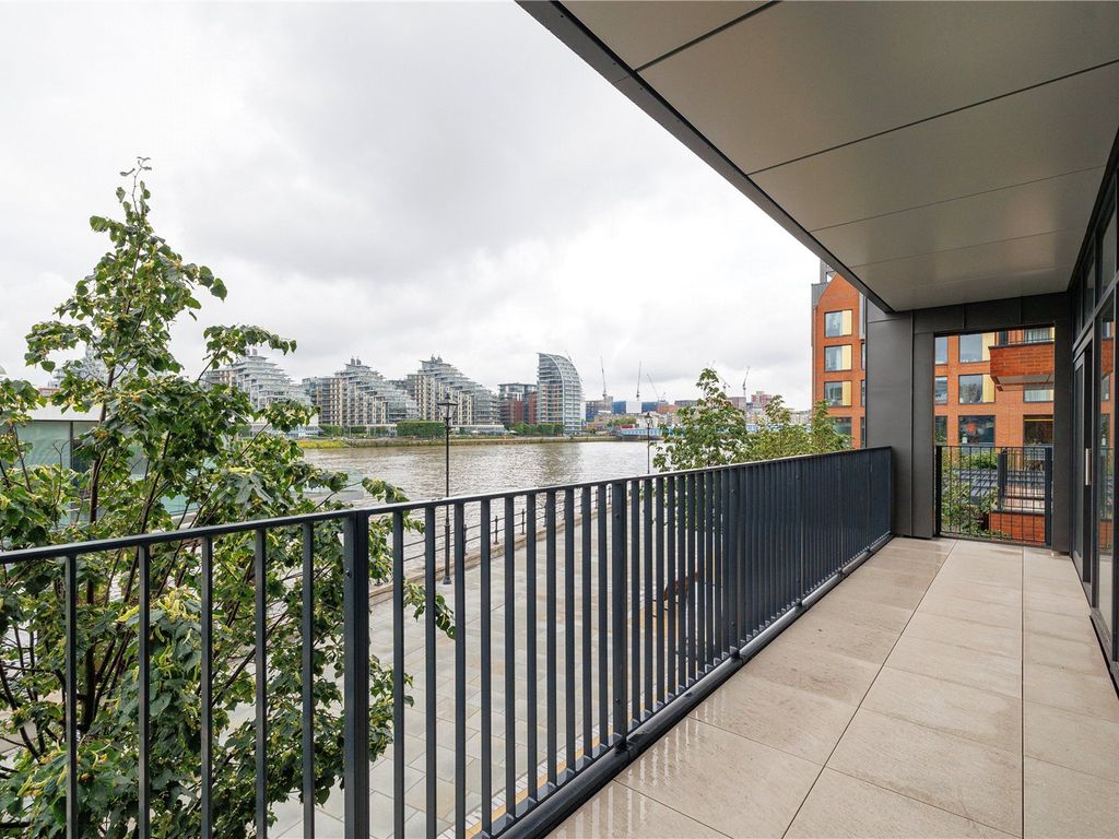 3 bed flat for sale in Walbrook Apartments, Central Avenue SW6, £2,415,000