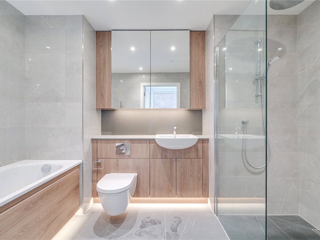 3 bed flat for sale in Walbrook Apartments, Central Avenue SW6, £2,415,000