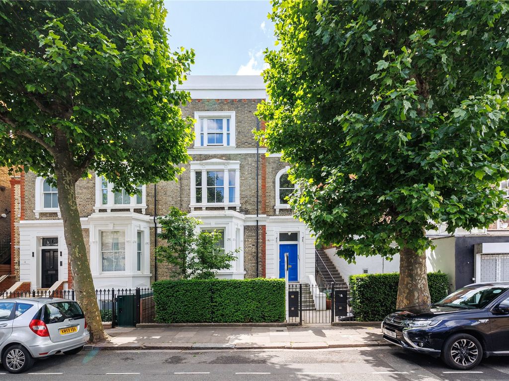 3 bed maisonette for sale in Barclay Road, Fulham Broadway SW6, £1,100,000