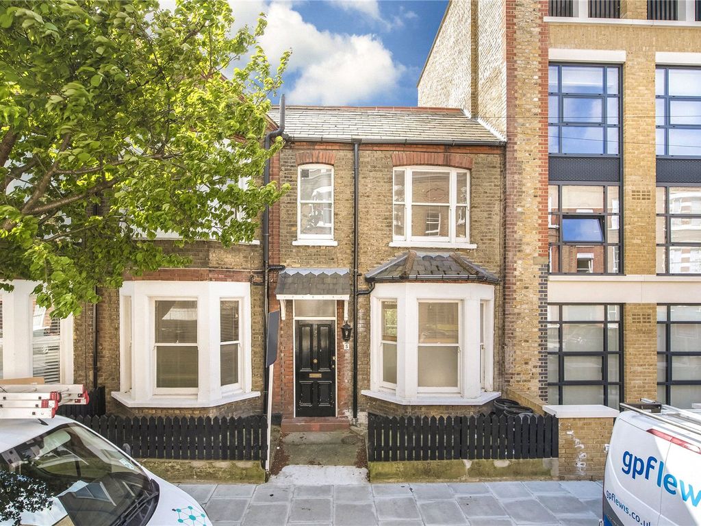 3 bed property for sale in Wyfold Road, Fulham SW6, £1,150,000