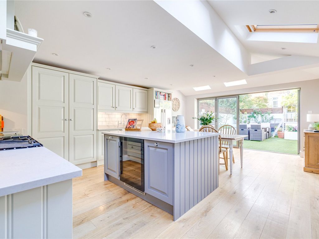 5 bed property for sale in Chaldon Road, Fulham SW6, £1,500,000