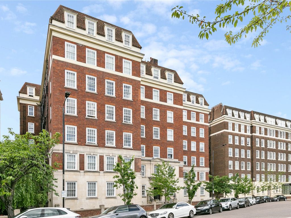 1 bed flat for sale in St. Mary Abbots Court, Warwick Gardens W14, £600,000