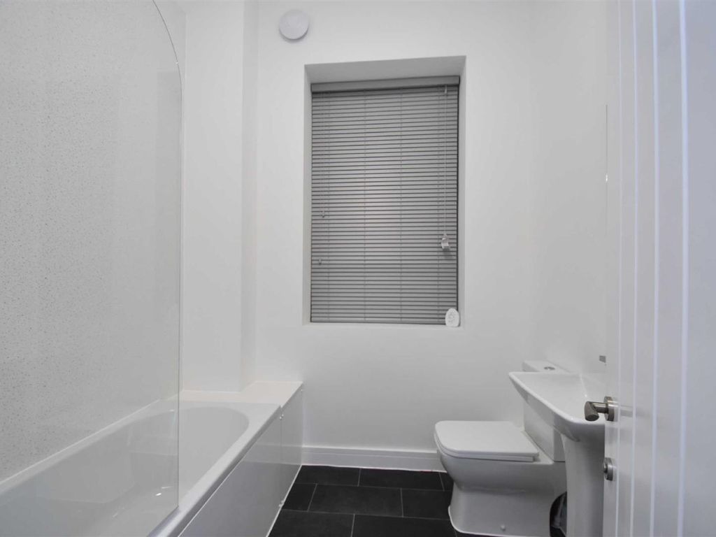 1 bed flat to rent in Station Road, Keynsham, Bristol BS31, £1,000 pcm