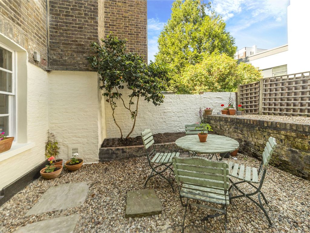 2 bed flat for sale in Lyme Street, Camden Town NW1, £529,950