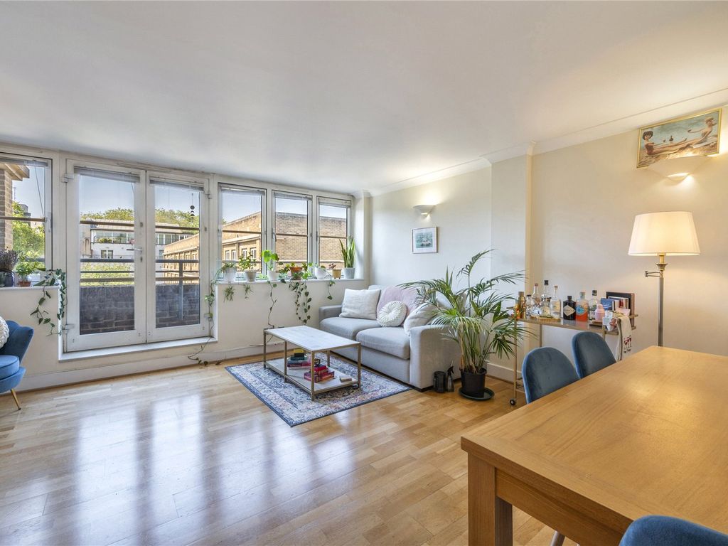 2 bed flat for sale in Hepworth Court, Anderson Square N1, £850,000