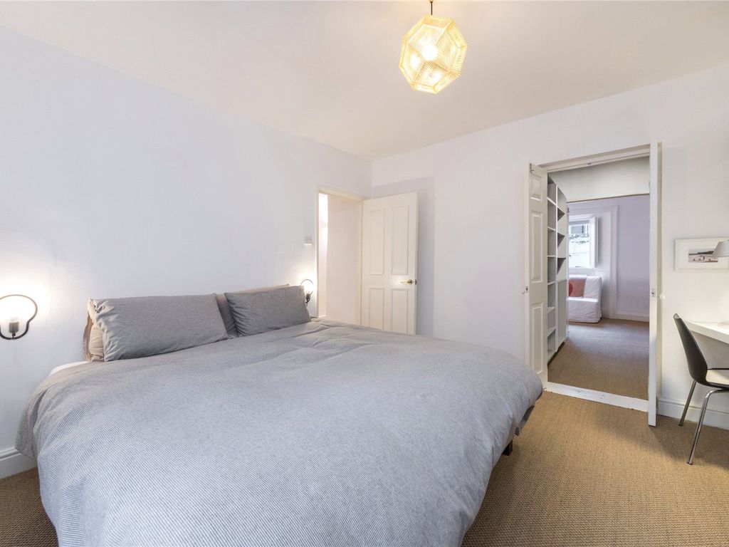 2 bed maisonette for sale in Offord Road, Barnsbury N1, £950,000
