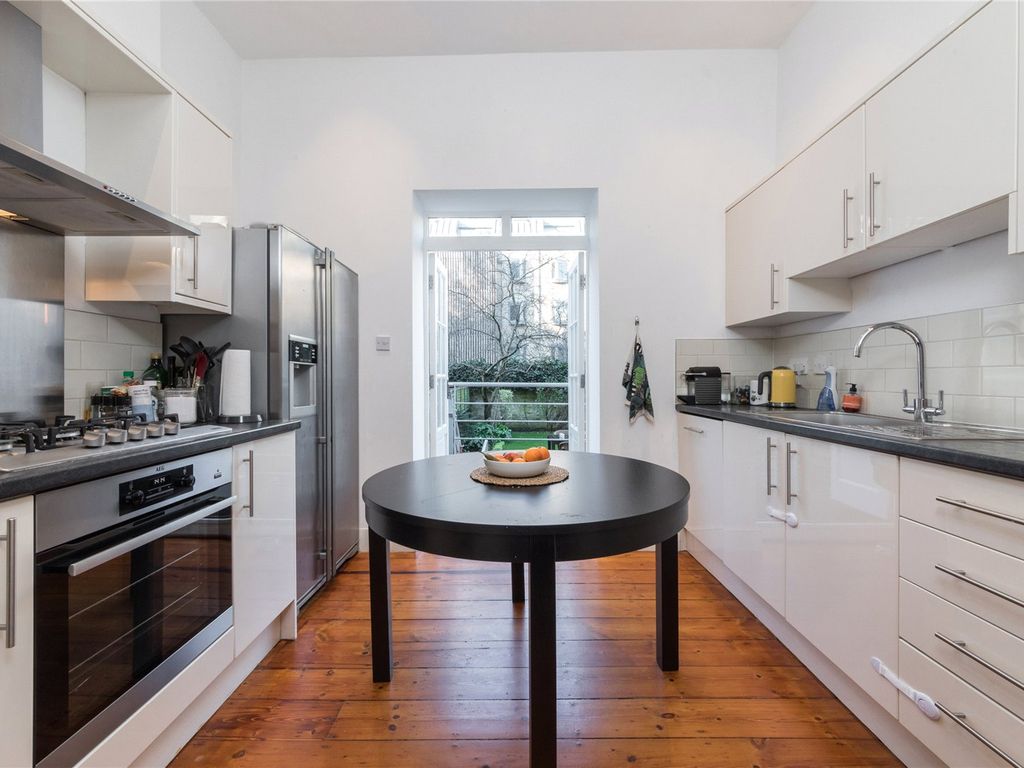2 bed maisonette for sale in Offord Road, Barnsbury N1, £950,000