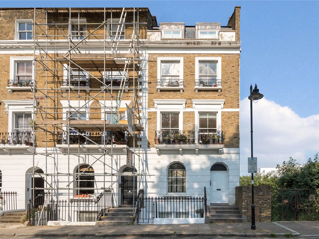 1 bed flat for sale in Arundel Square, Barnsbury N7, £475,000