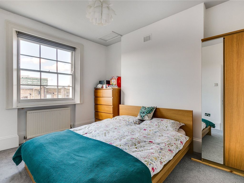 2 bed flat to rent in Thornhill Square, Barnsbury N1, £4,500 pcm